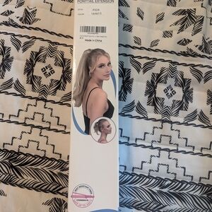 NIB Blonde Ponytail Extension